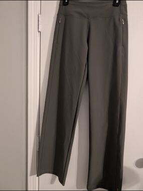 Lucy Women's Straight-Leg Pants in Charcoal Gray